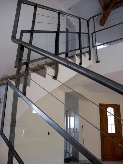 CREATION DE GARDE CORPS EN METAL ET VERRE A MARTIGUES